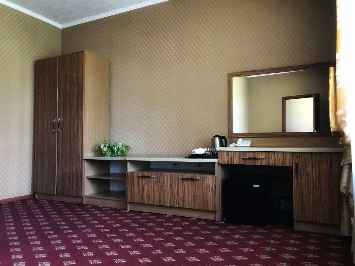 Park House Taldykorgan Otel Dış mekan fotoğraf