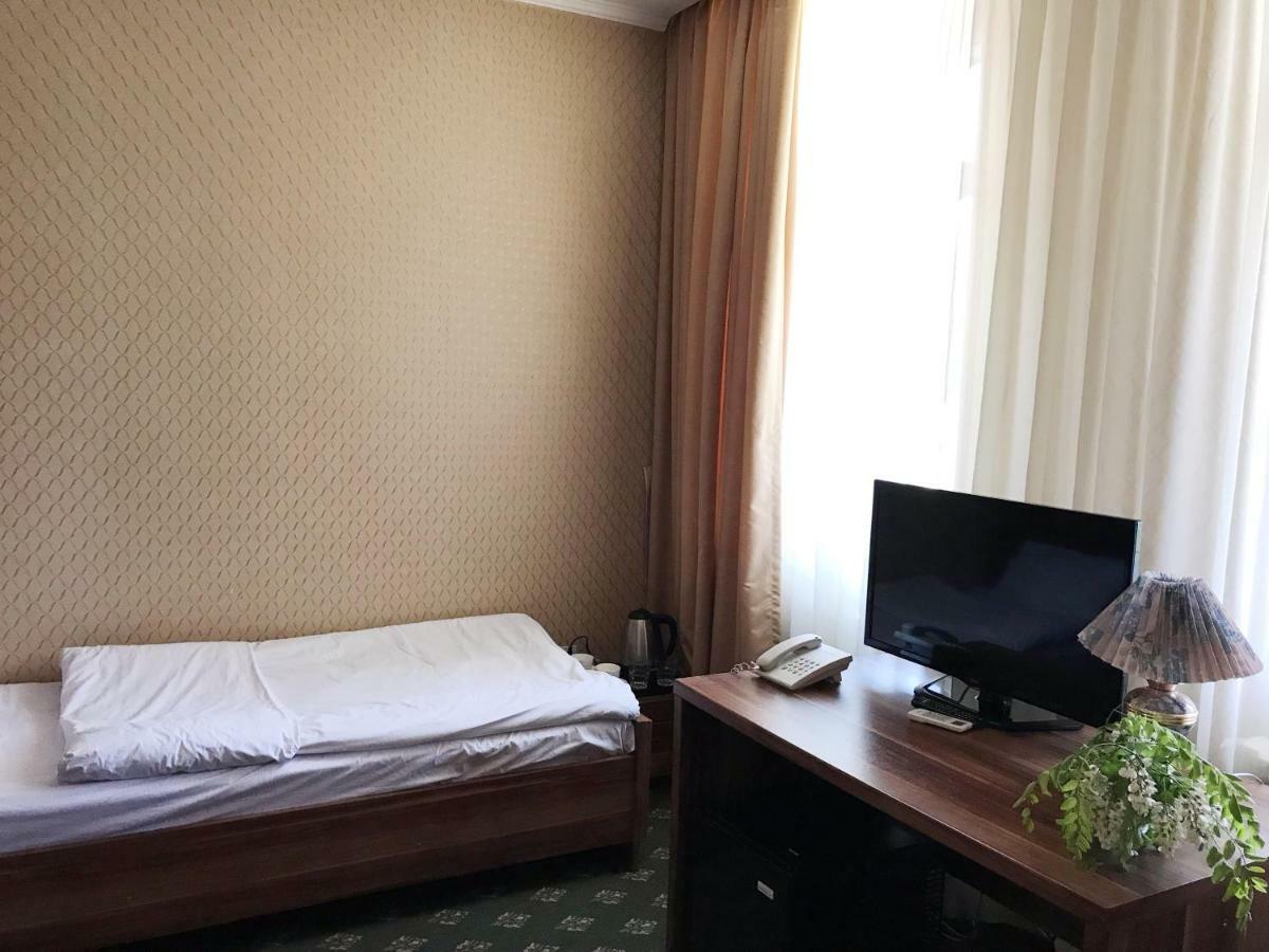 Park House Taldykorgan Otel Dış mekan fotoğraf