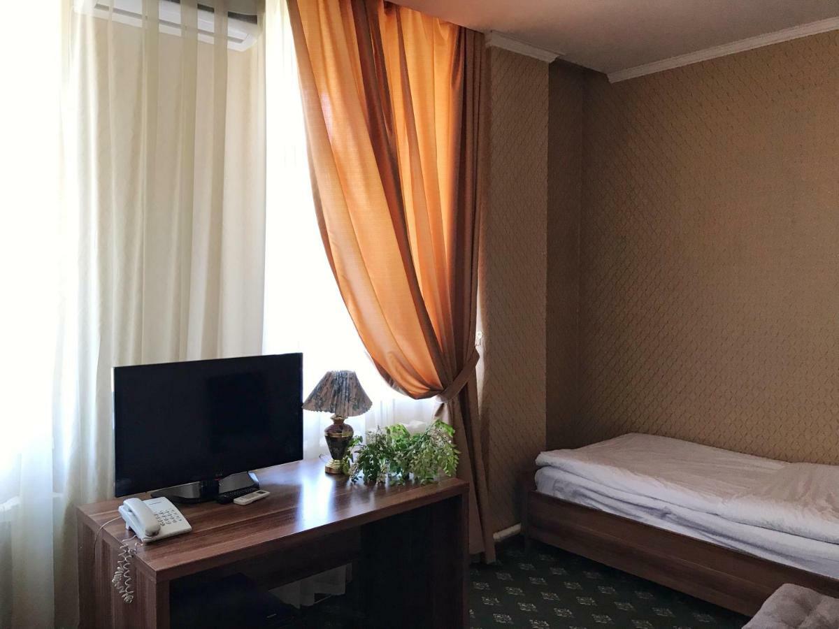 Park House Taldykorgan Otel Dış mekan fotoğraf
